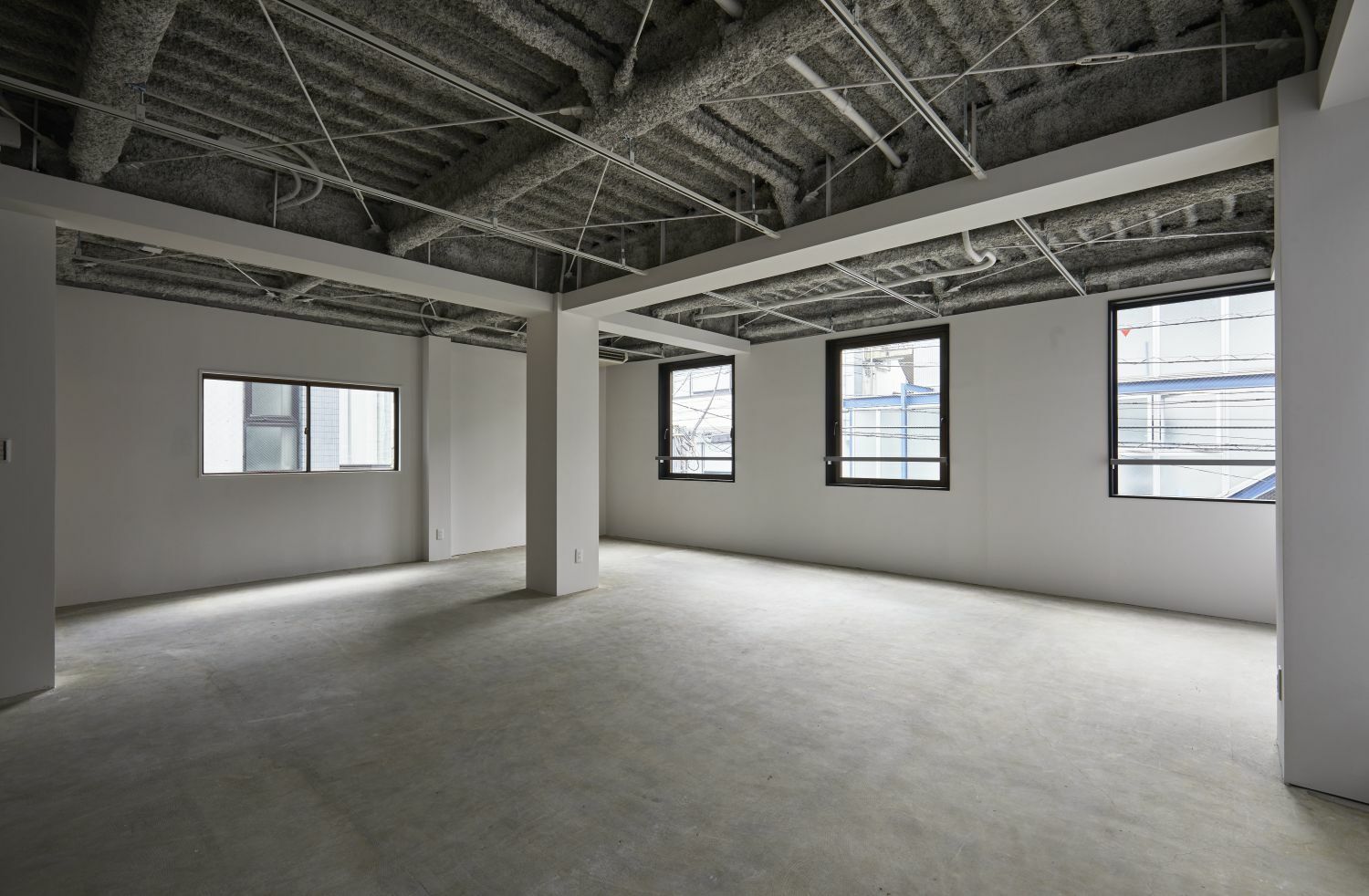 専有部_個室。採光を確保でき、明るく開放的な空間です。