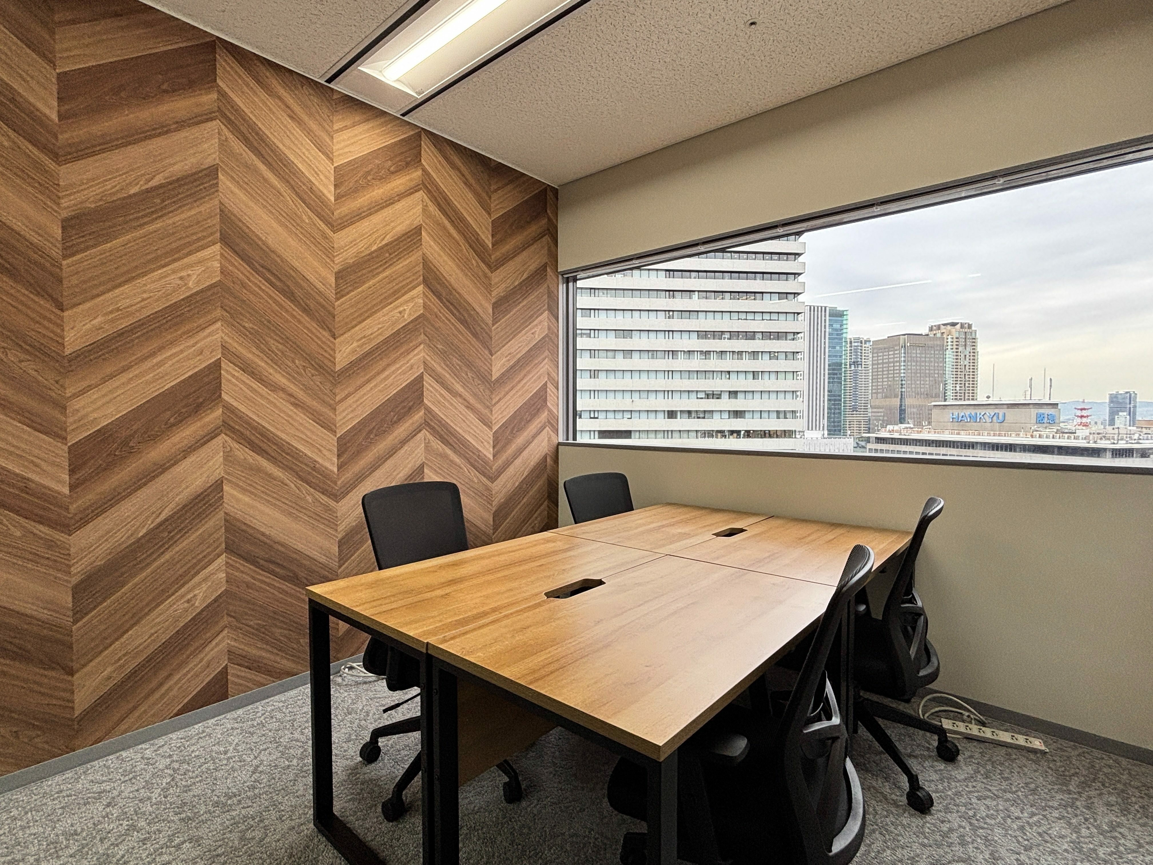 1712_正面_望遠_compressed