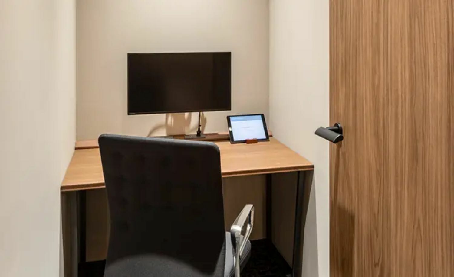 共有部_ブース。WEB会議や面接に活用できます。※画像はイメージです。ⒸH1O