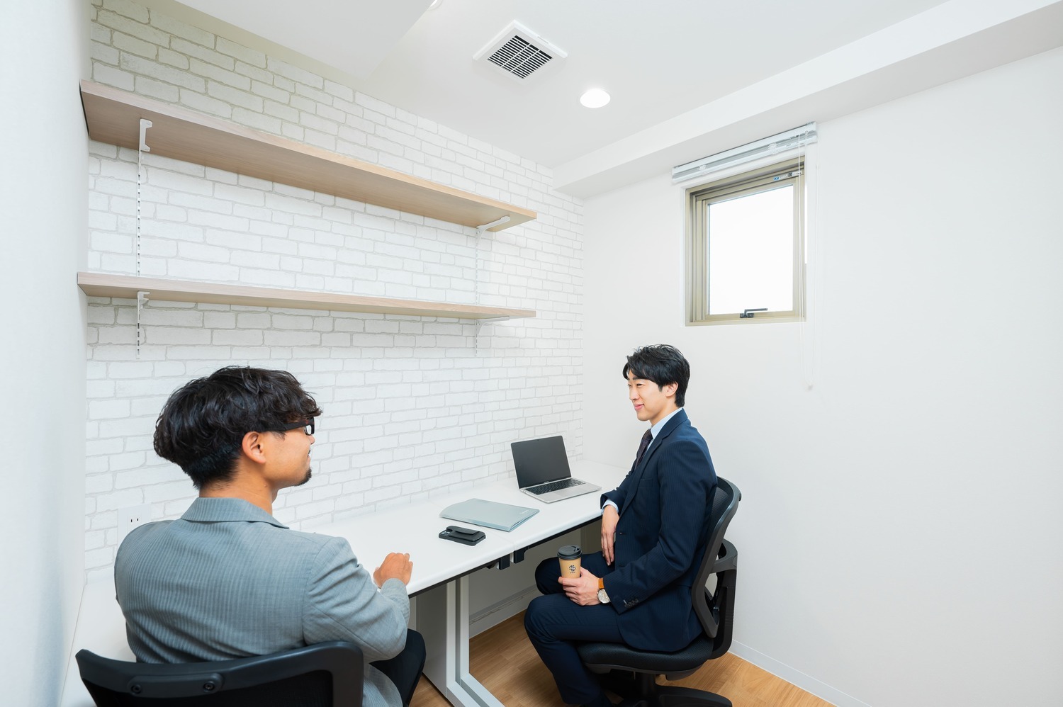 ２名用レンタルオフィス