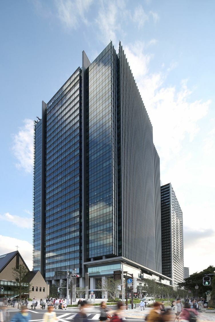 外観_飯田橋駅より徒歩1分に位置しています。