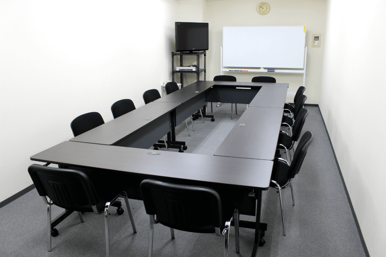 会議室_36名収容可能な会議室はセミナーなどにもご活用いただけます