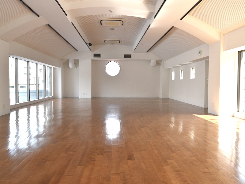 個室_6F。最上階となっており、採光も抜群となっています。