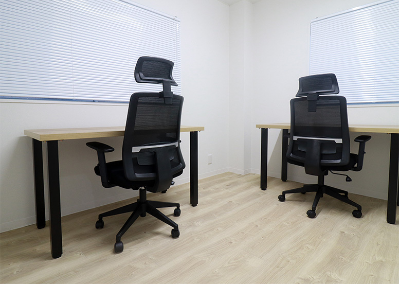 専有部_個室。家具、インターネット環境完備です。