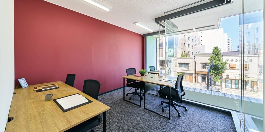 専有部_個室。1名から大人数まで様々なオフィスバリエーションが用意されています。※画像はイメージです。©Regus