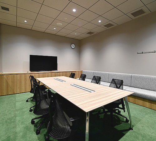 共有部_会議室。来客対応や打ち合わせ、大切な商談におすすめです(有料)。