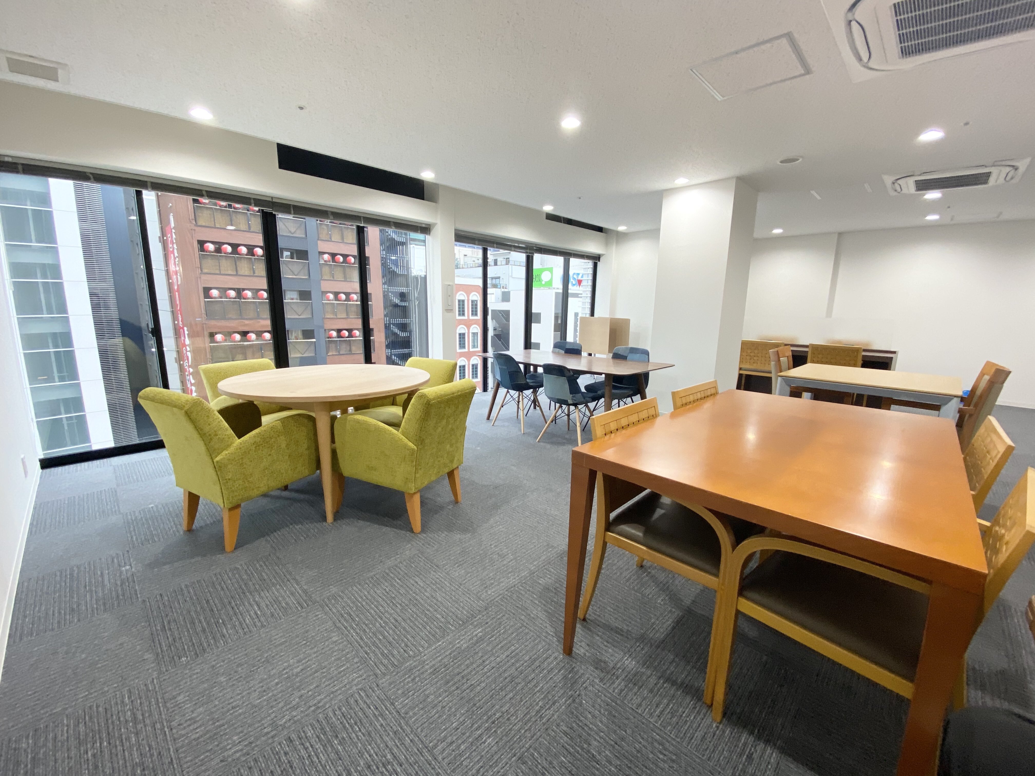 オフィス区画フロア。