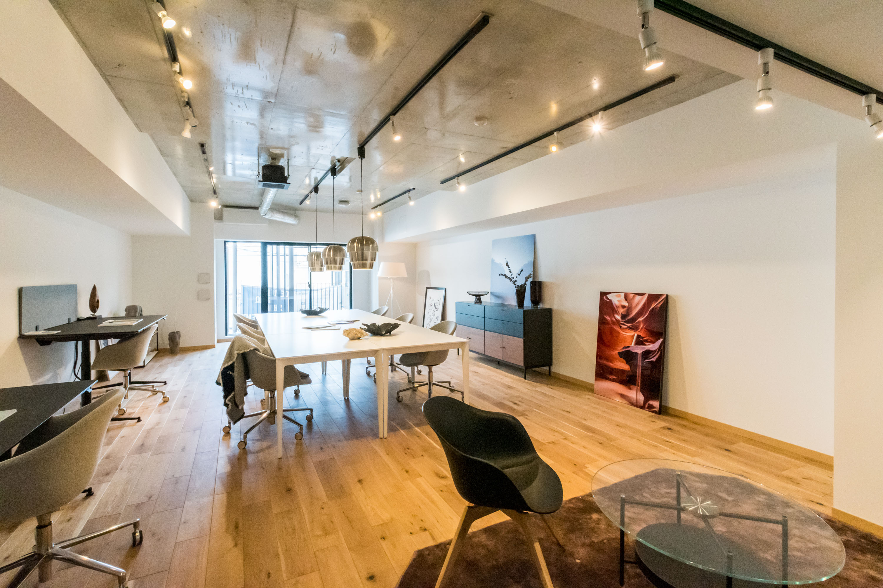 高いデザイン性を誇るクリエイティビティ溢れる内装となっています。※家具は付いておりません