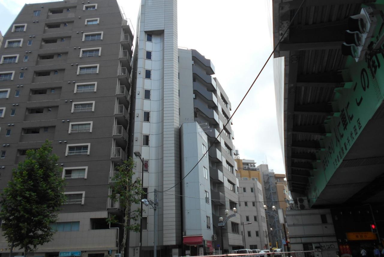 外観_岩本町駅から徒歩2分に位置しています。