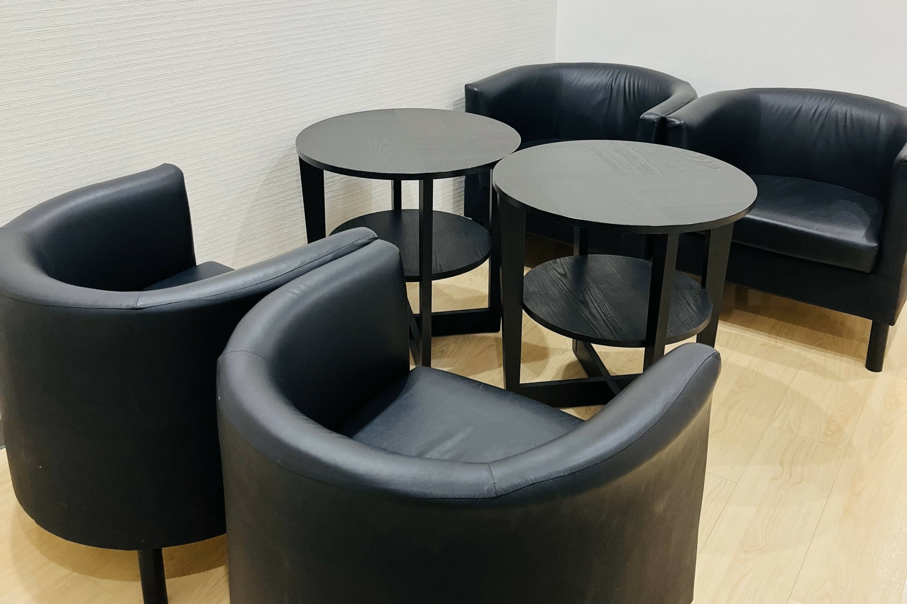 共有部_フリースペース。ちょっとした打ち合わせにも便利なスペースです。