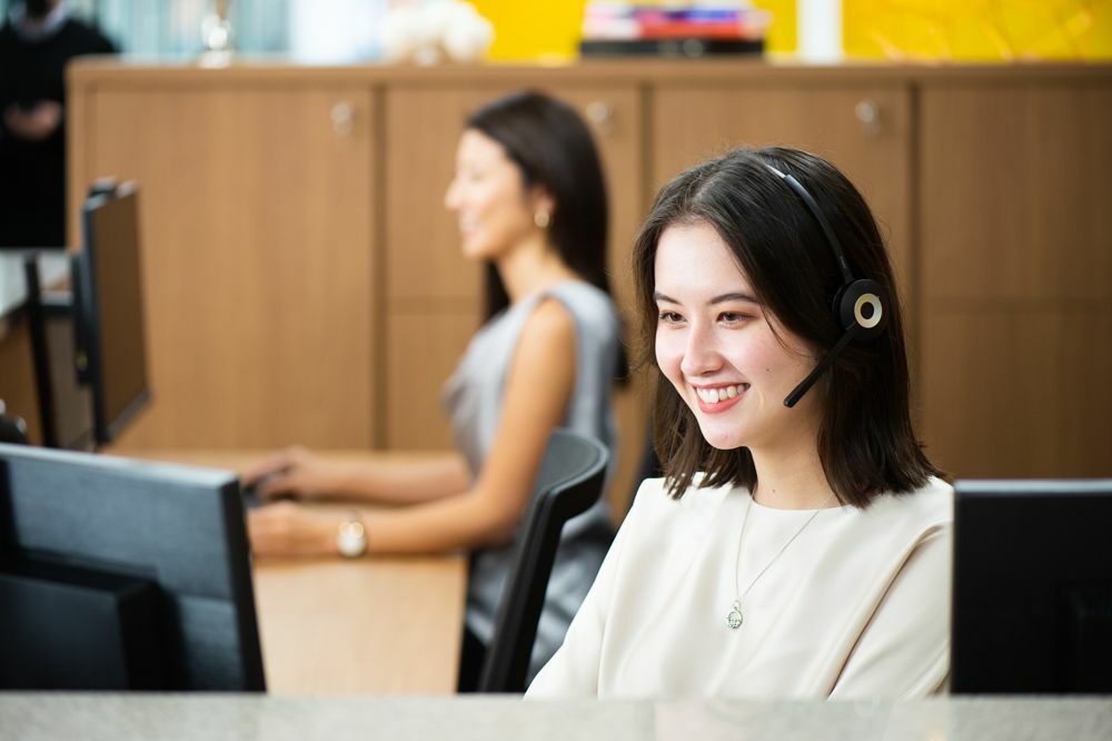 受付_専任のレセプショニストが皆様のビジネスをサポートします