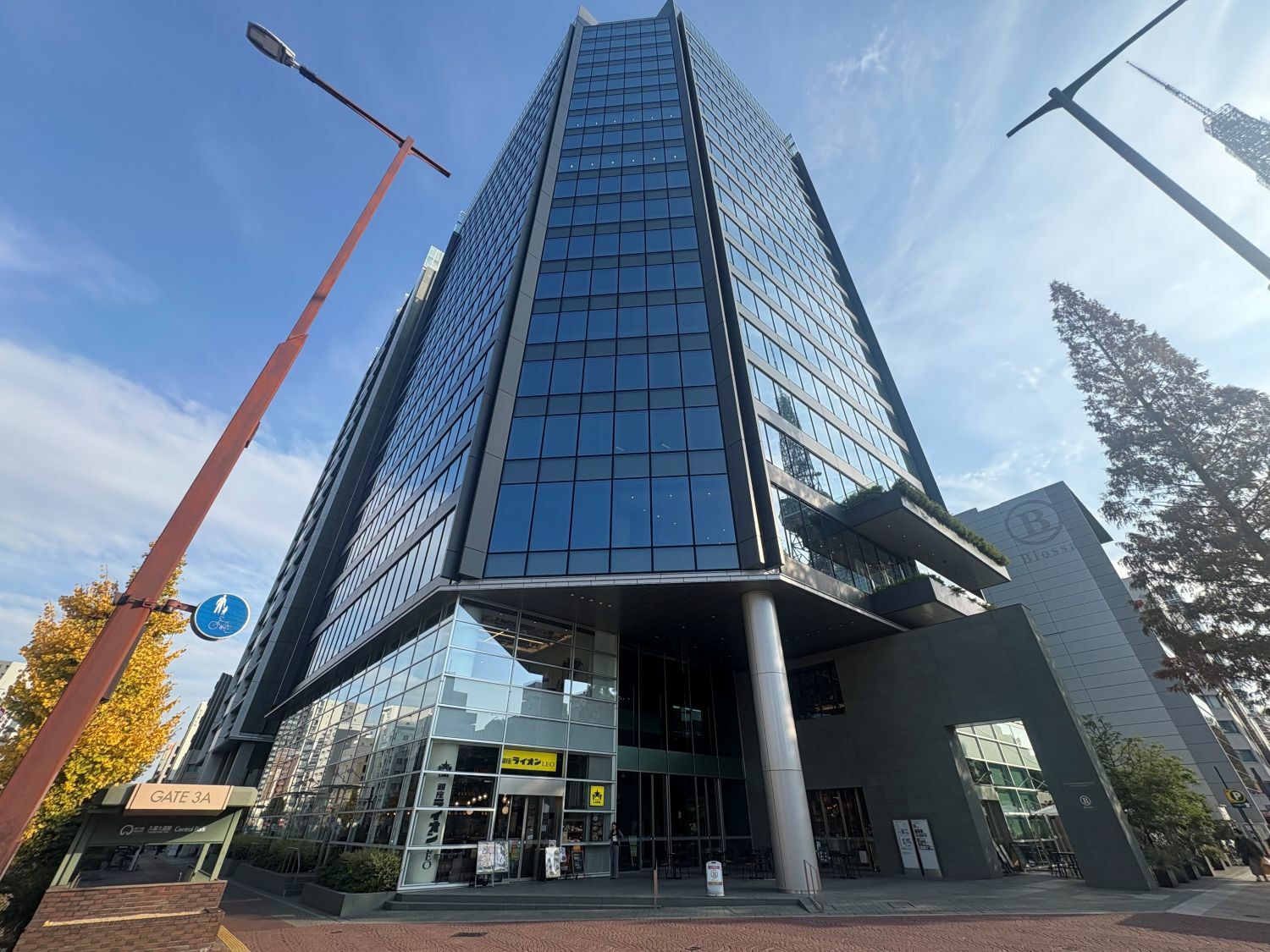 外観_久屋大通駅に直結しています。