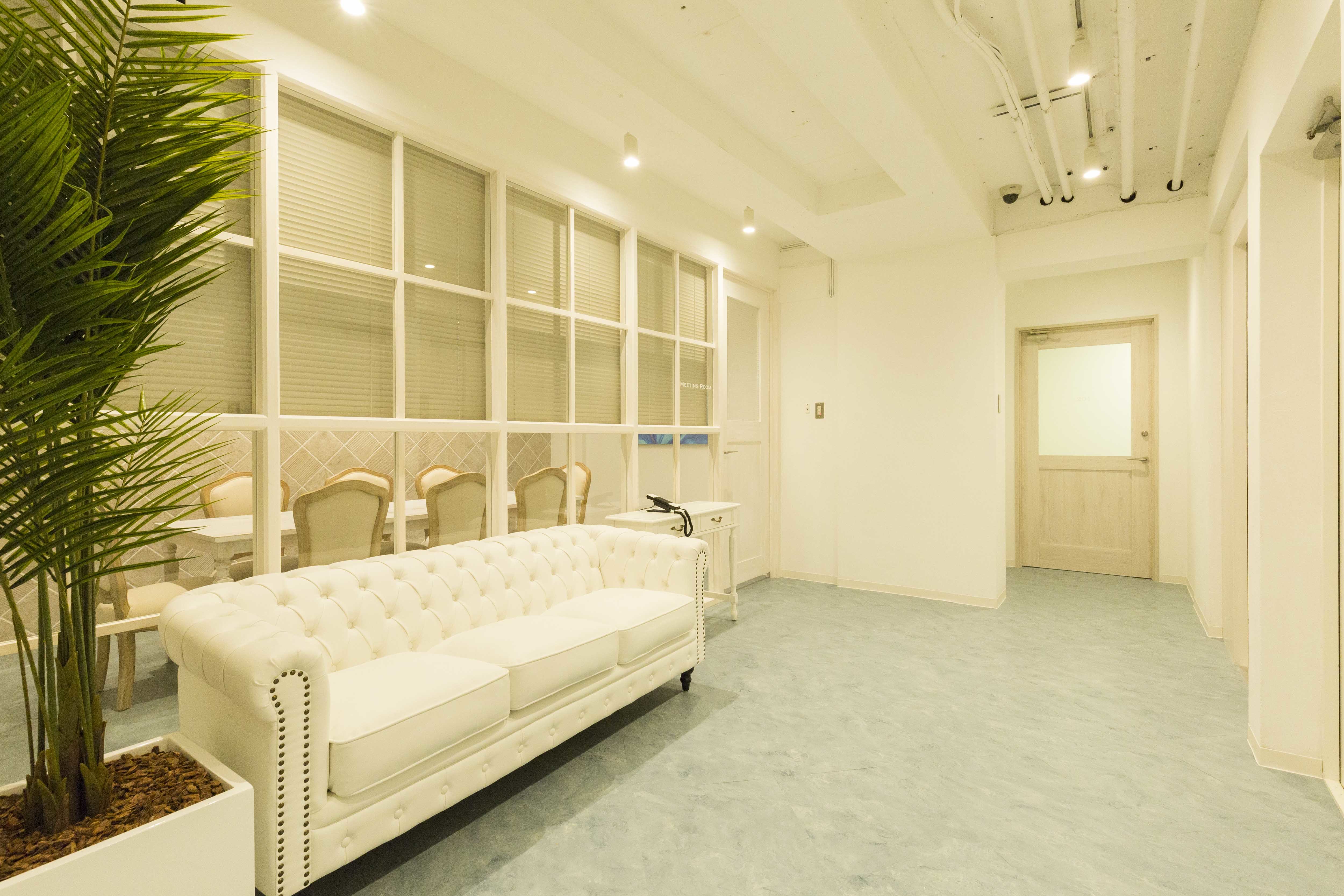 レセプション_専用の内線電話を利用したスマートな来客対応が行えます