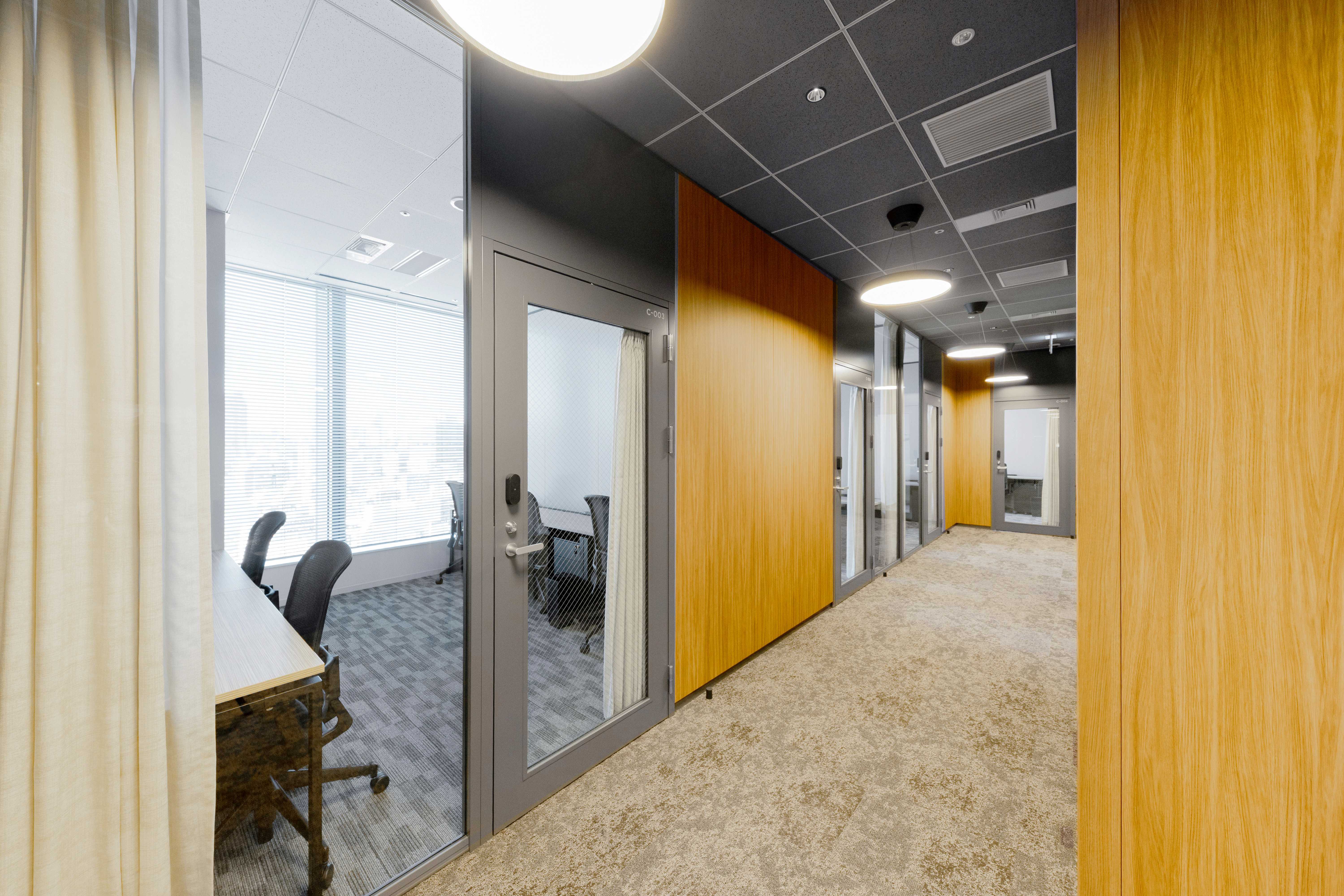 専有部_個室。家具付きのオフィスです。※画像はイメージです。