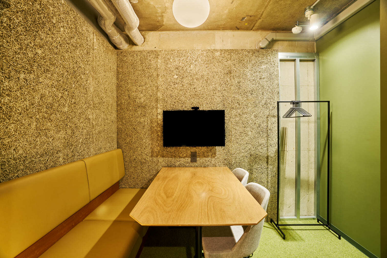 R5_00317ミーティングルーム。ご予約いただき使えます。