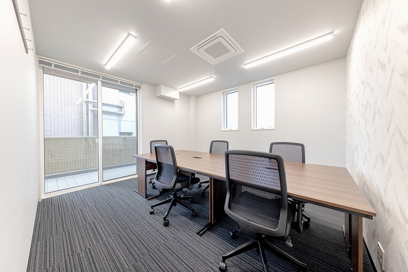 専有部_個室。家具付きです。※画像はイメージです。©bizcomfort