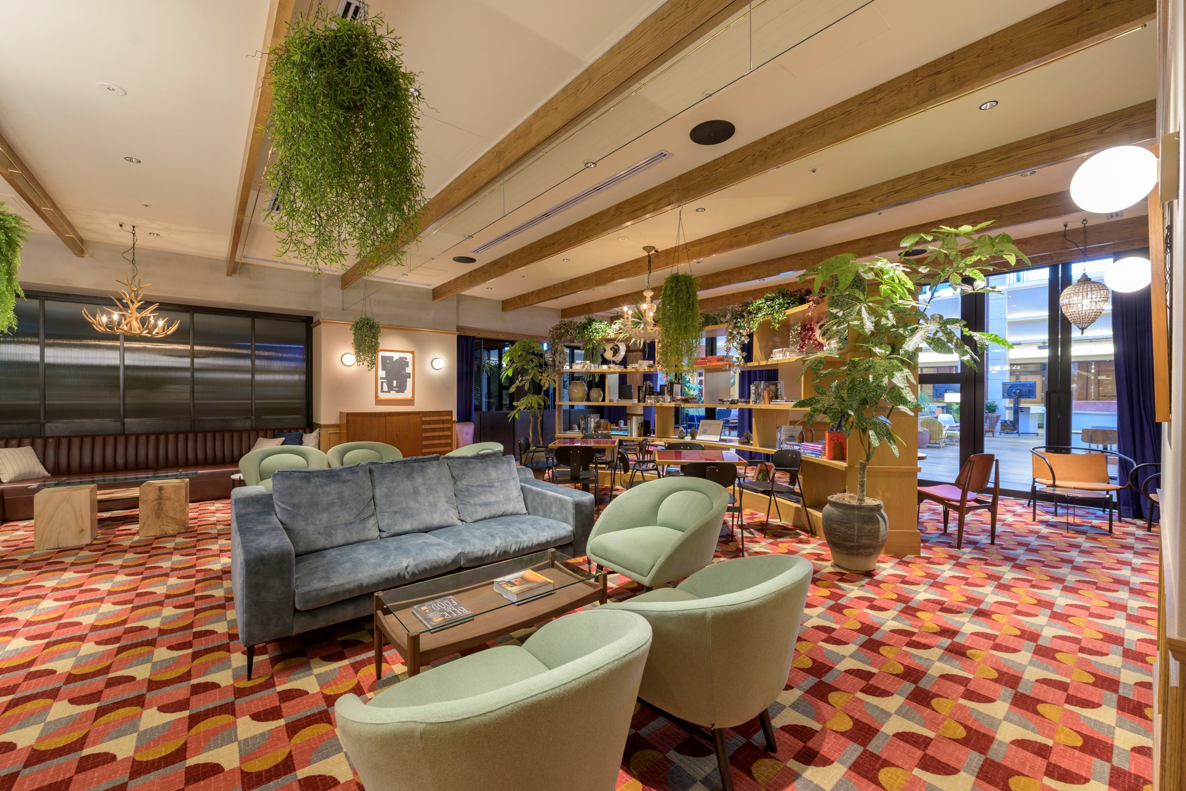 プレミアムラウンジ