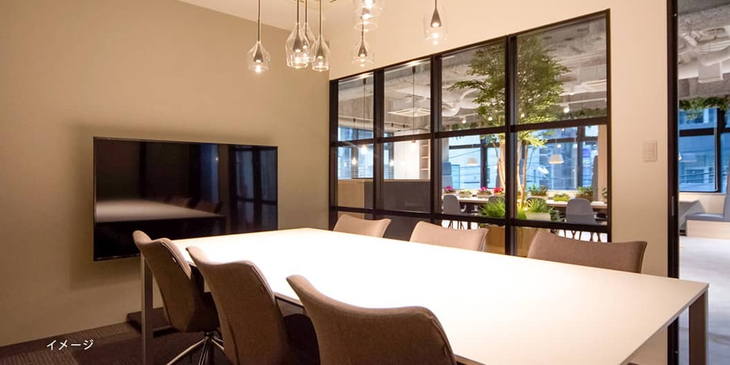 共有部_会議室。会議、面接、取材、セミナーなど様々なシーンで活用できます。※画像はイメージです。©Regus