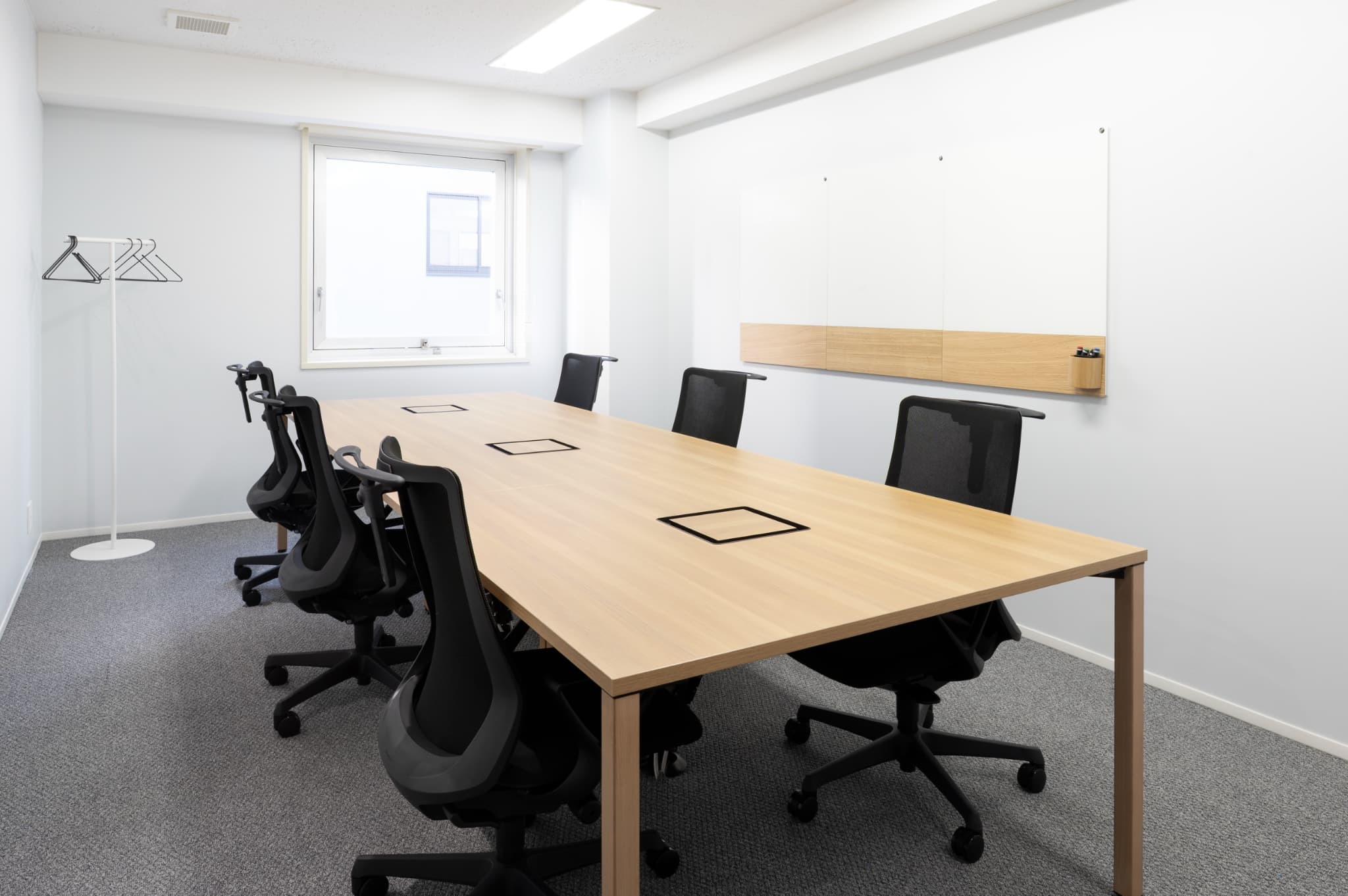 専有部_個室。自然光が入る窓ありのお部屋もあります。