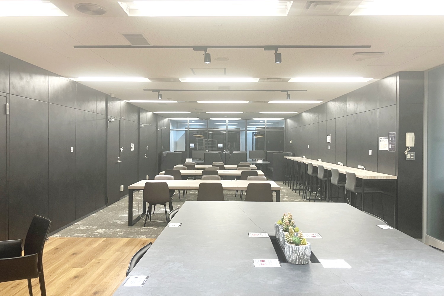 共有部_5Fコワーキングラウンジ。