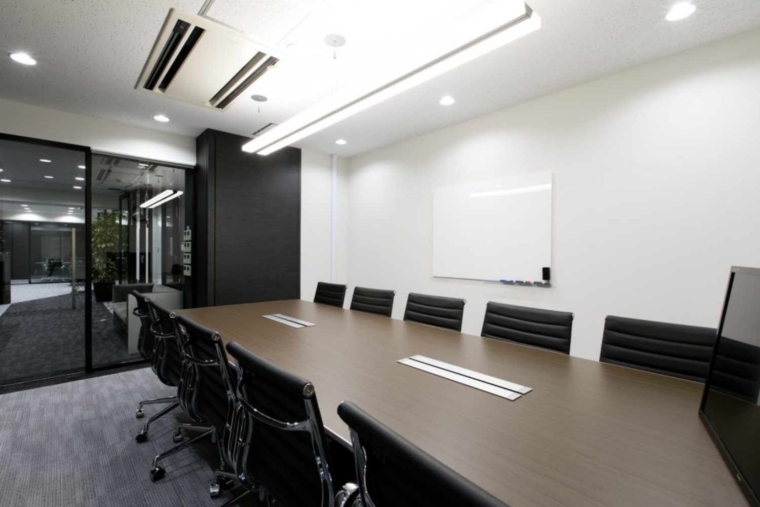 Aoyama_meetingroom205-3_resize-1024x683