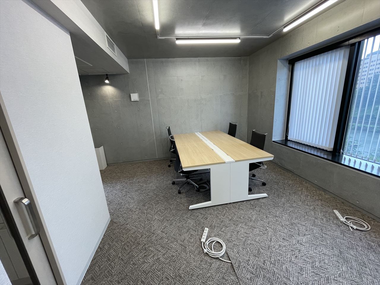 5F個室_7名用個室です。飯田橋と市ヶ谷にあるCross Pointの利用も可能です。