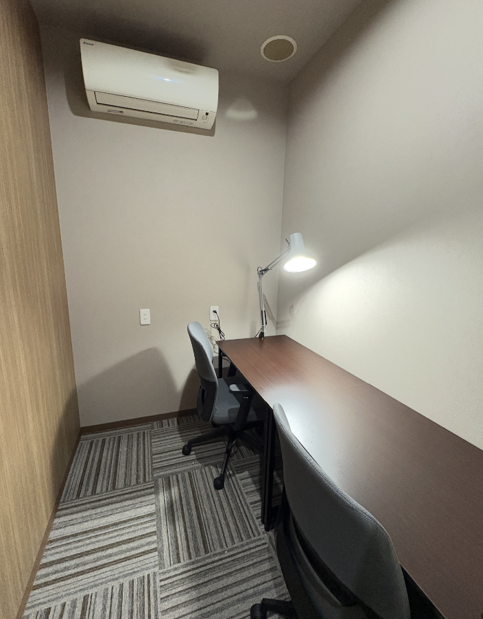 予約不要の個室共用部（二名用）