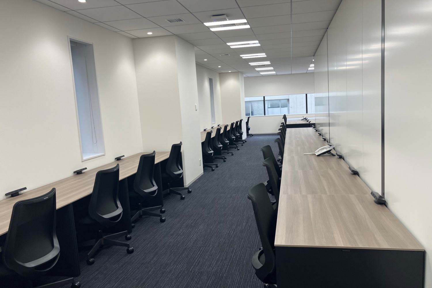 img_Shibns_privateoffice5pax_windowside_Room51601.jpg