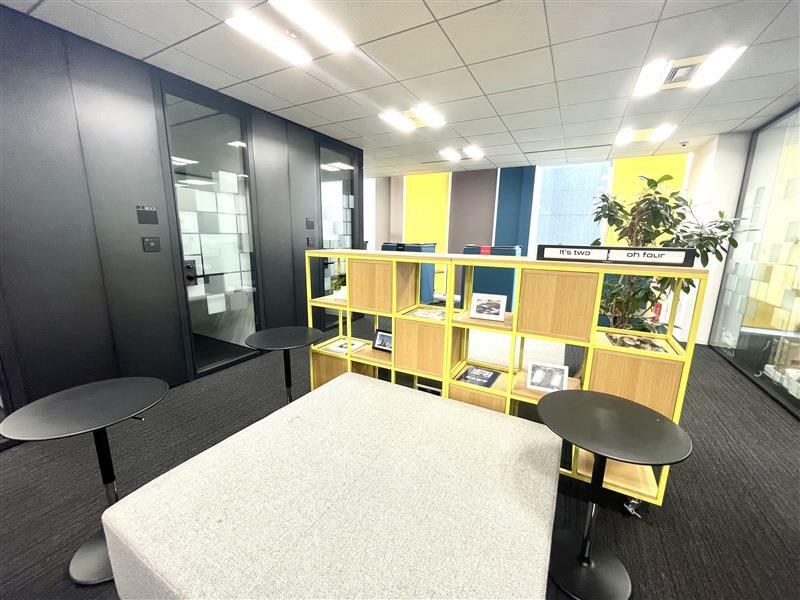 共有部_コワーキングスペース。軽い打ち合わせなども対応できます。