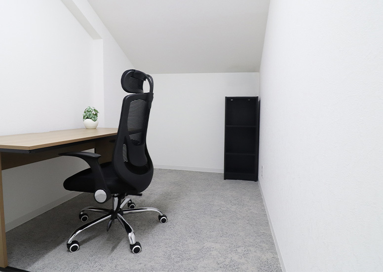 専有部_個室。全室家具・個別空調・ネット環境完備です。