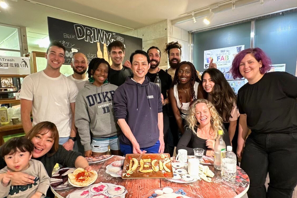 1Fコワーキングスペース_POPでお洒落なインテリア。外国人ユーザーも多く訪れるグローバルな空間です。