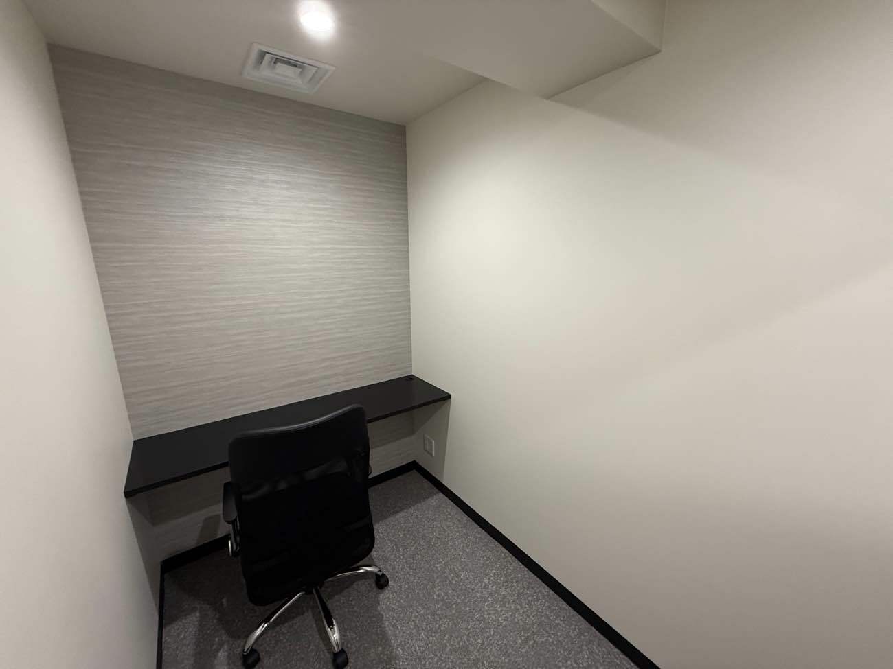 専有部_個室。インターネット環境を完備しています。