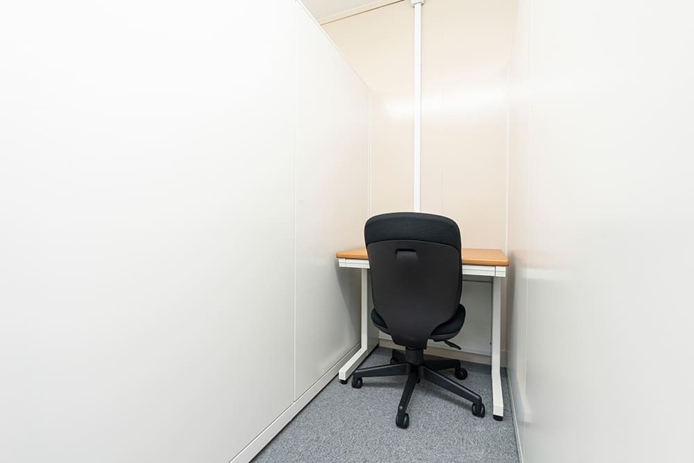 専有部_ブース個室。パーテーションで区切られた1名用の部屋です。