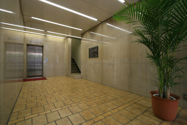 ビルエントランス