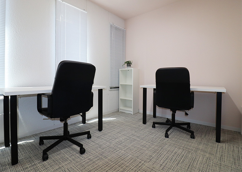 専有部_個室。自然光が入る窓ありのお部屋もあります。