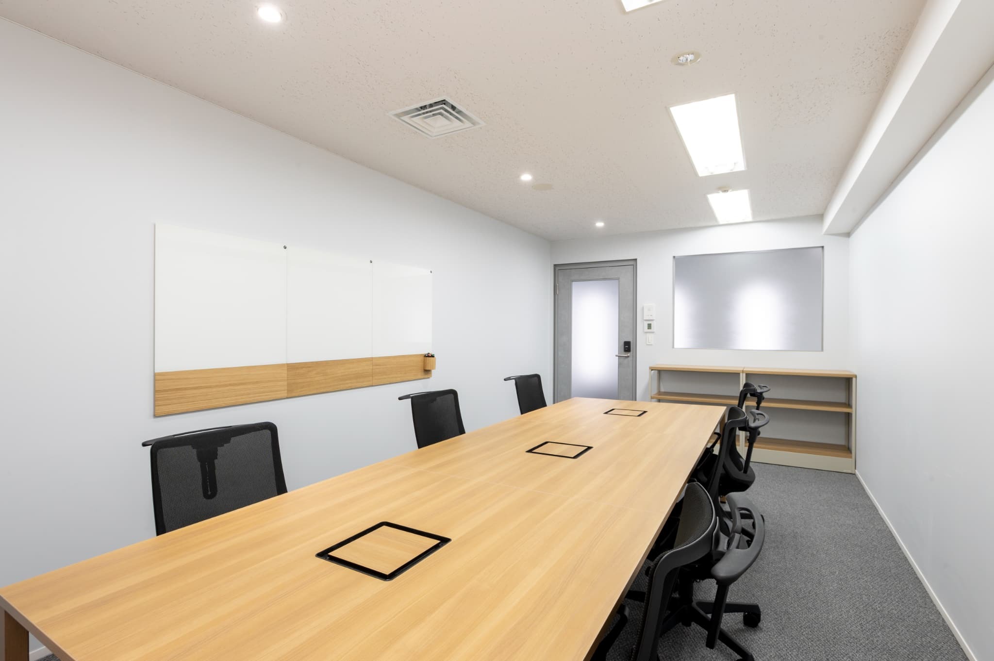 専有部_個室。自然光が入る窓ありのお部屋もあります。