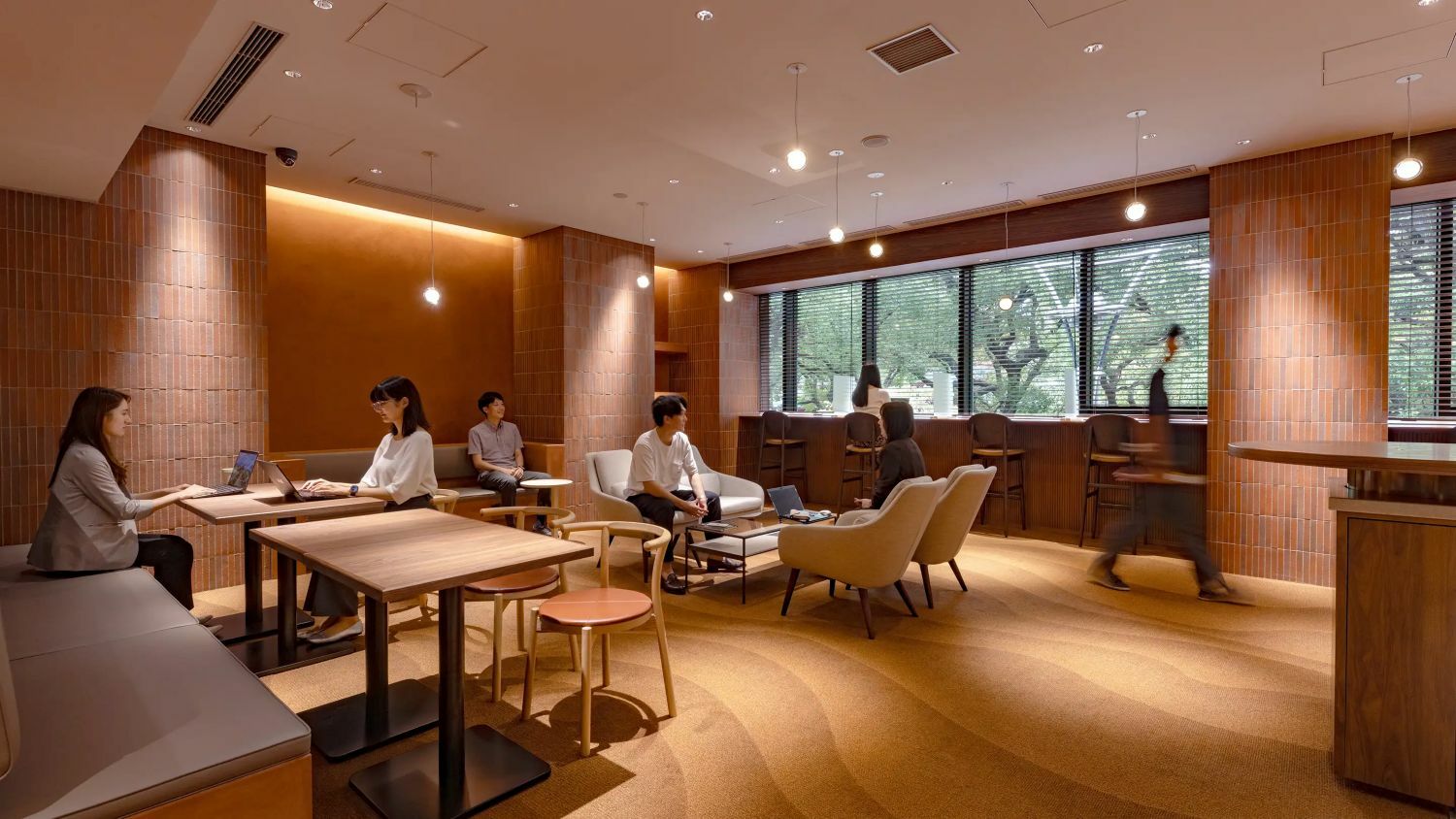 共有部_ラウンジ。グループワークや個人での作業、休憩にも対応したフレキシブルなスペースです。※画像はイメージです。ⒸH1O