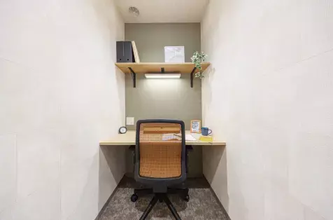 専有部_個室。家具付きです。※画像はイメージです。©bizcomfort