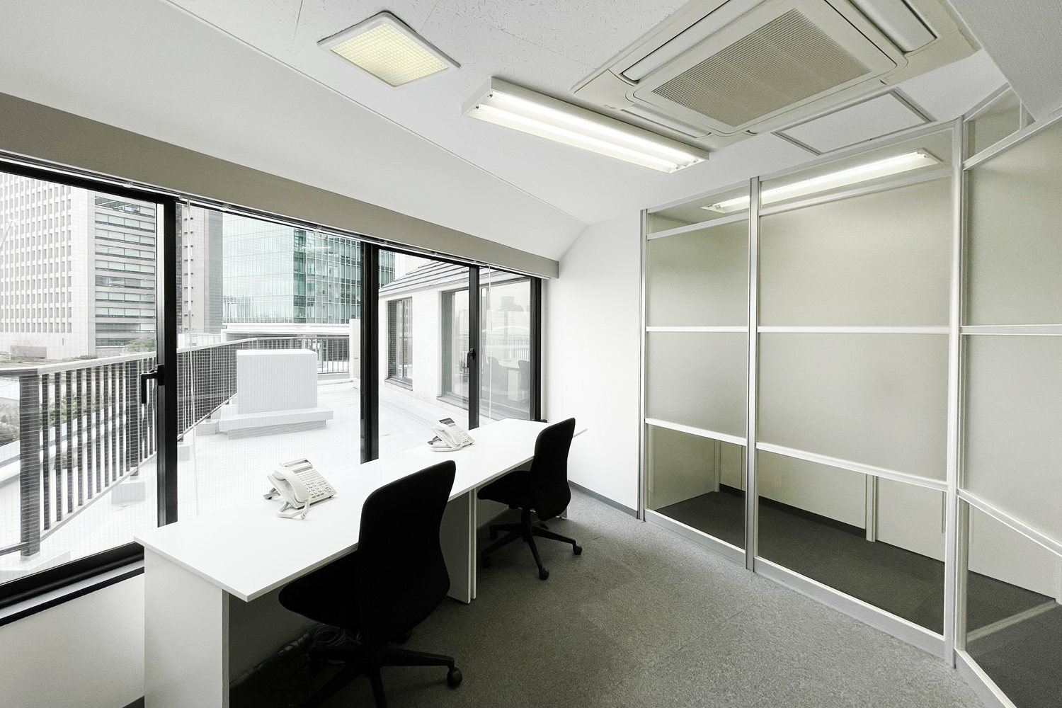 個室_2名用個室。2名個室には貴重な窓有りのお部屋です。