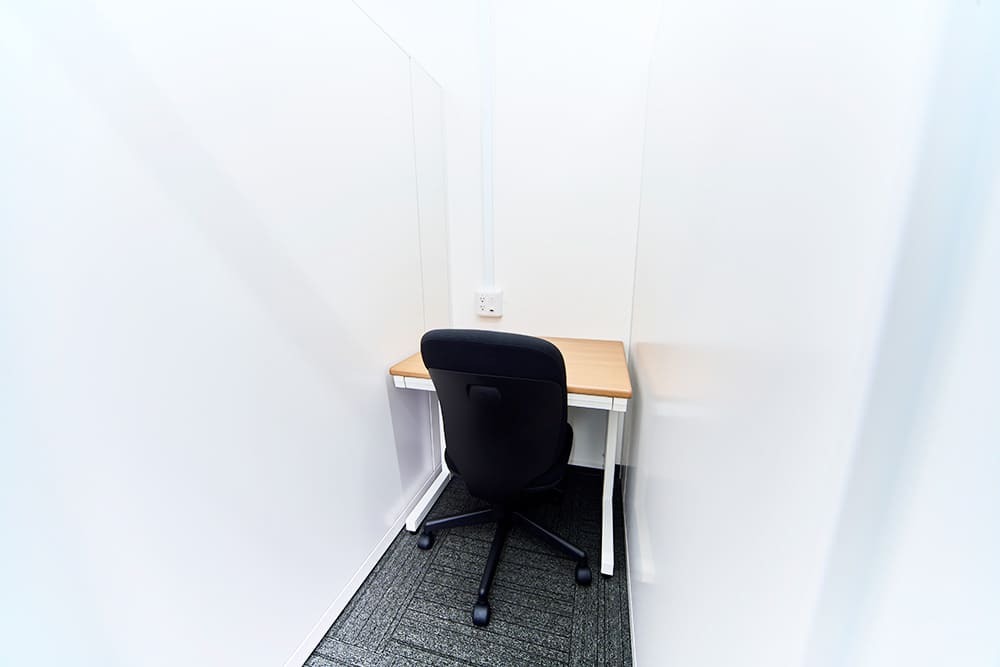 専有部_ブース個室。パーテーションで区切られた1名用の部屋です。