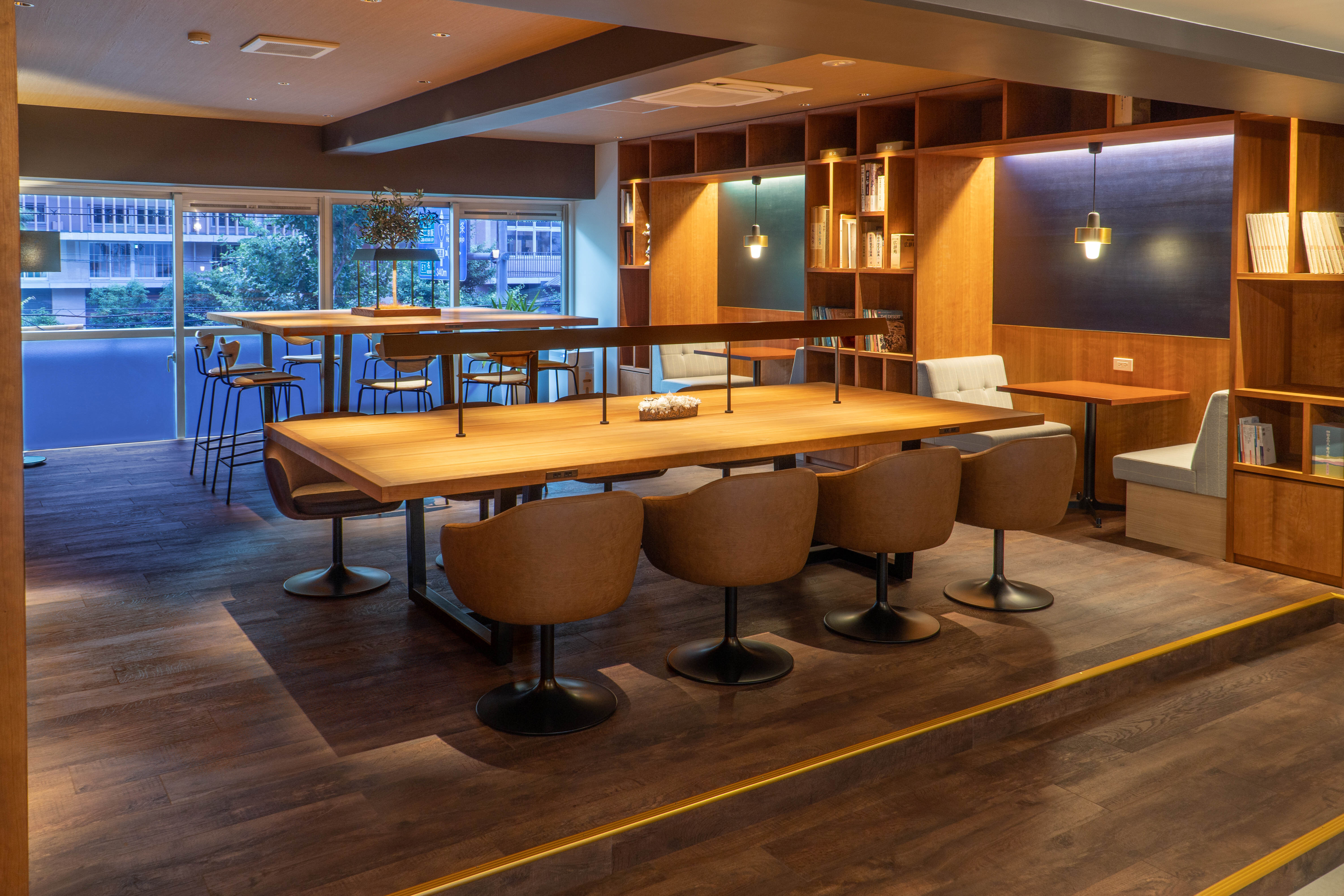 グループワークに最適なビッグテーブル