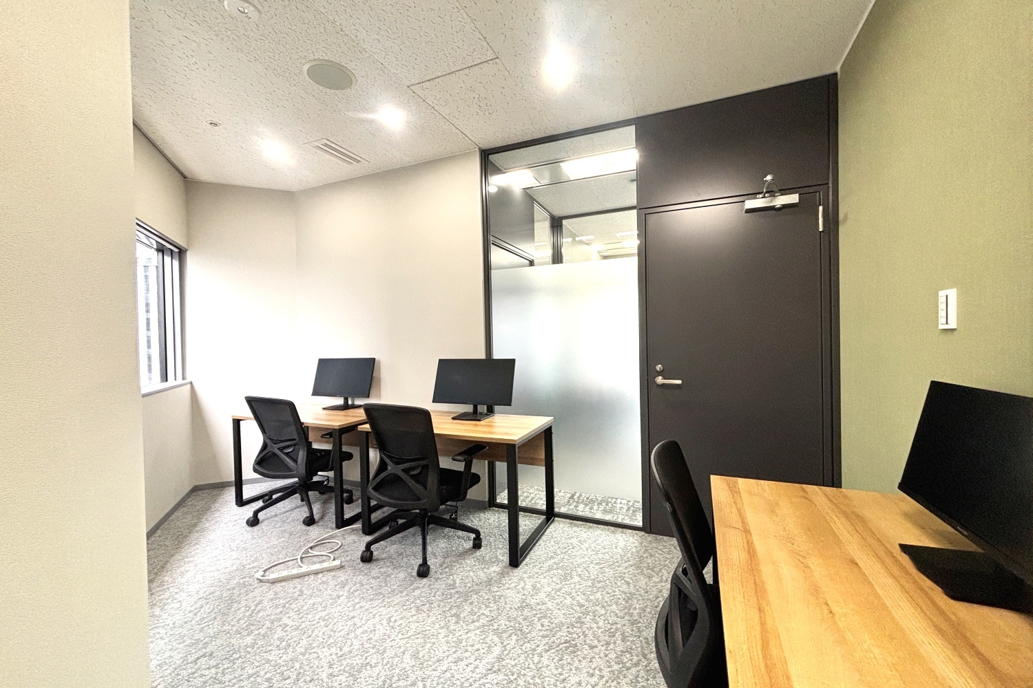専有部_個室。窓有の明るいお部屋です。