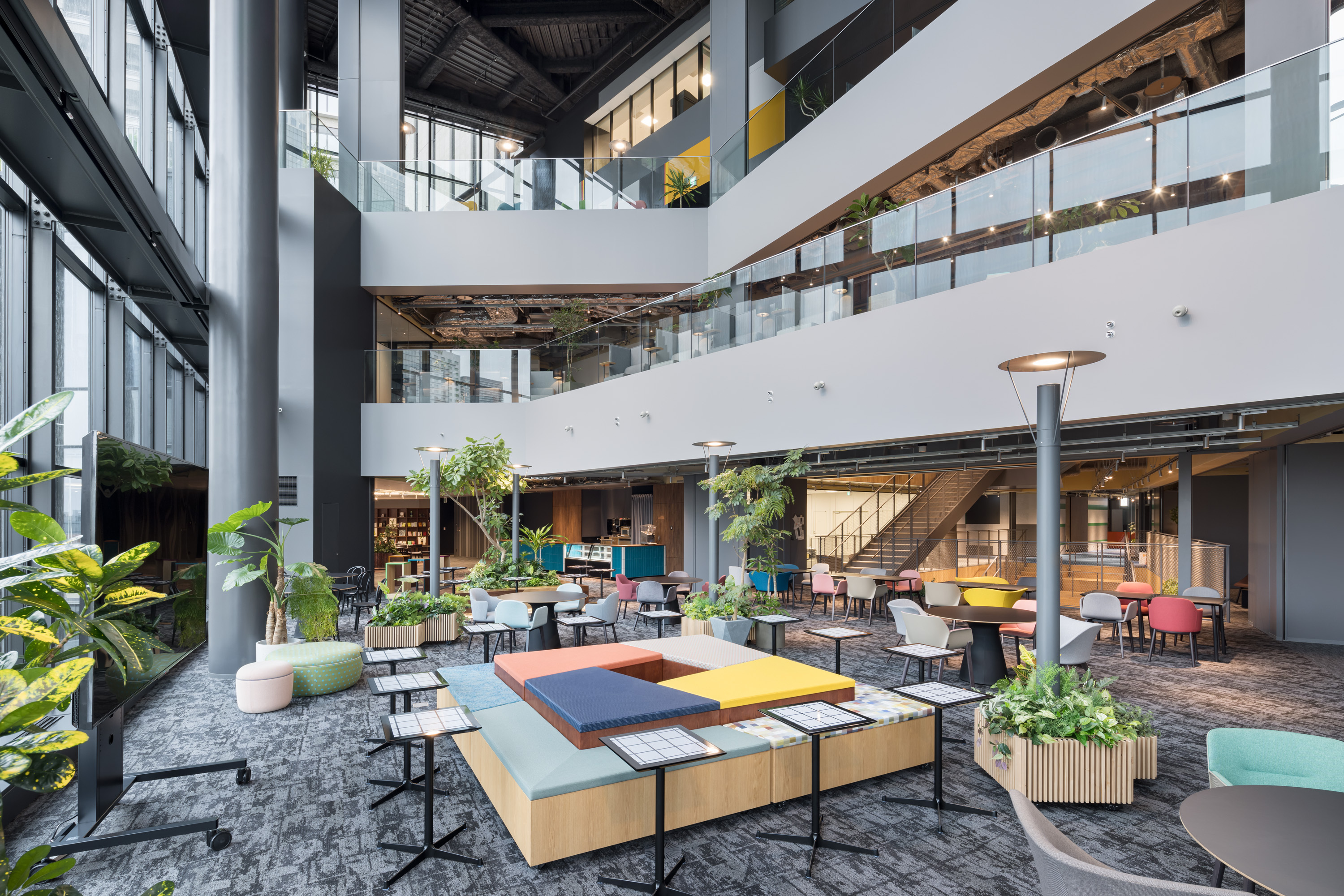 共有部_共用スペース(4F)。作業の合間に気分転換の場として利用することもできます。※画像はイメージです。