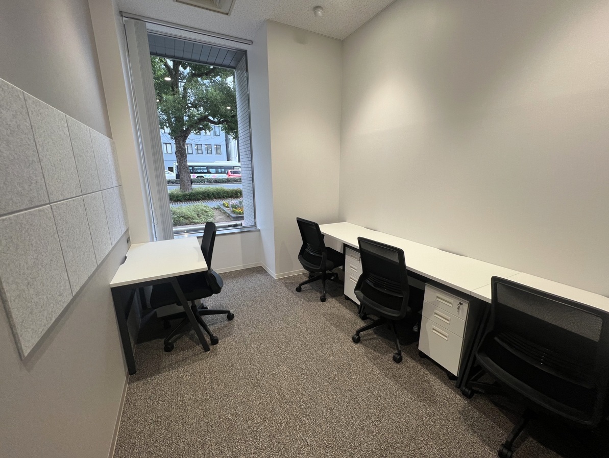 専有部_個室。家具付き、Wi-Fi完備ですぐに作業を始められます。※画像はイメージです。