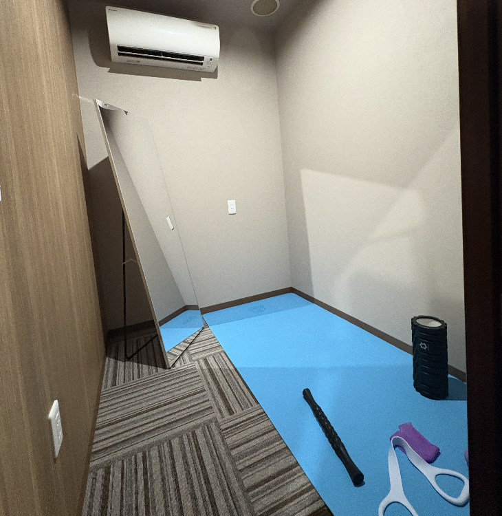 ストレッチができるヨガルーム