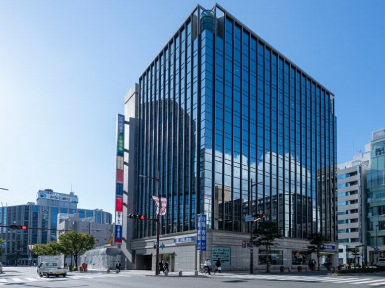 外観_神戸市三宮の一等地に位置します。