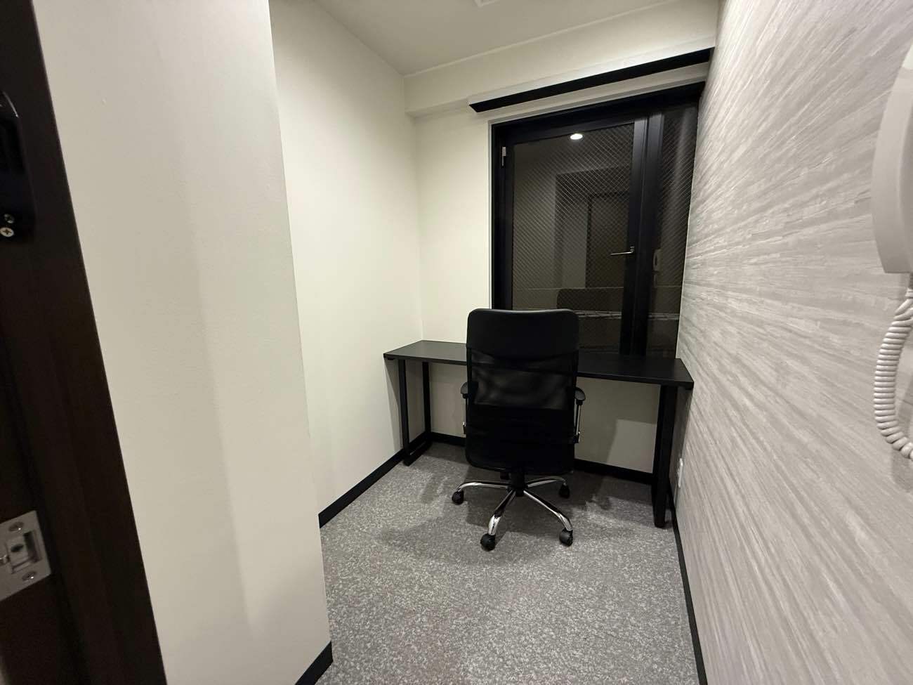 専有部_個室。インターネット環境を完備しています。