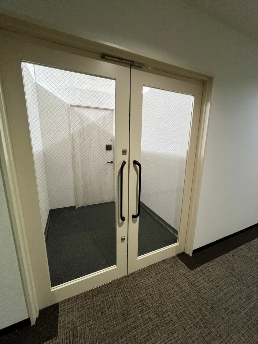 外観_入口。大森駅から徒歩10分に位置しています。