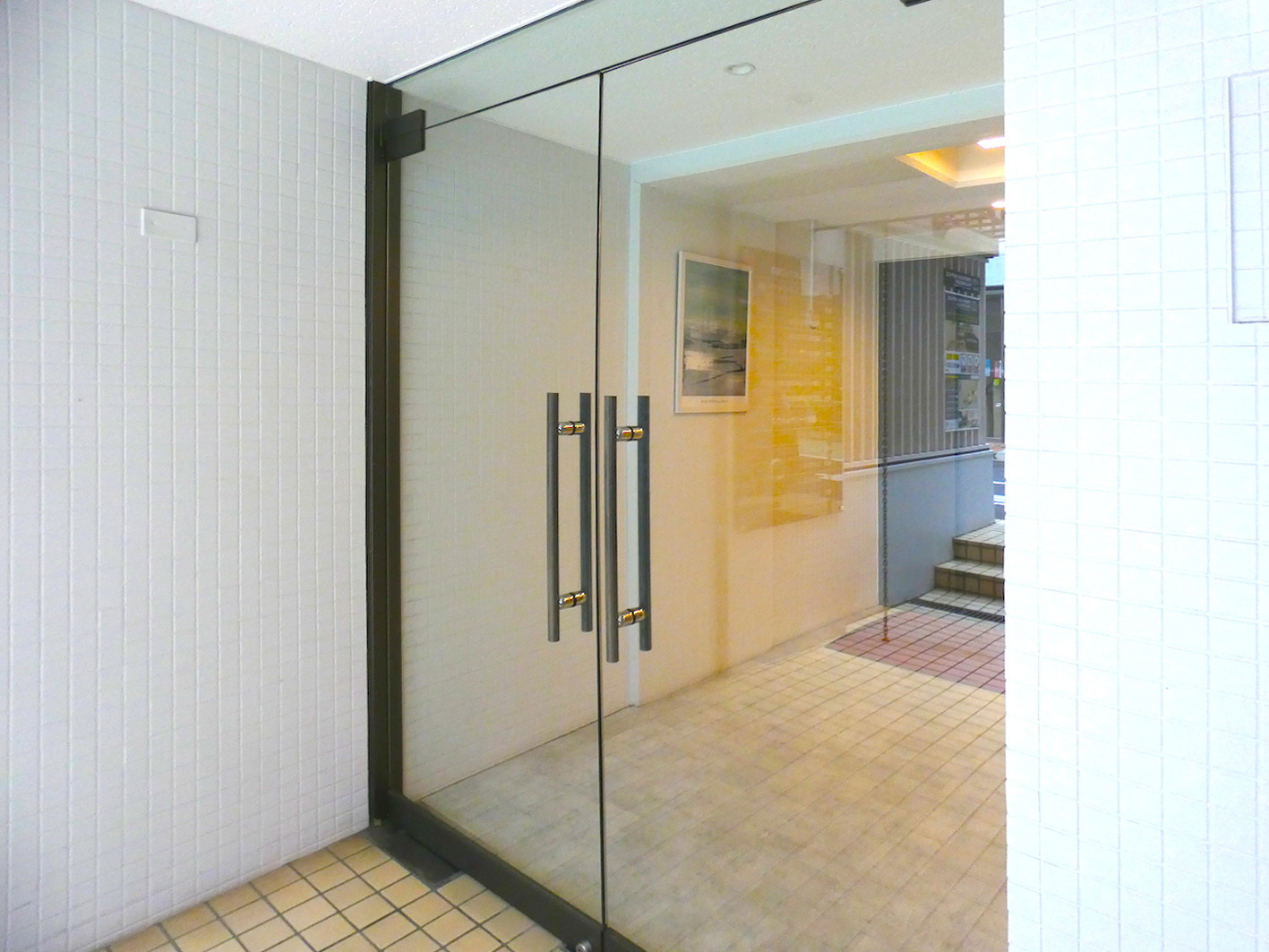 エントランス_落ち着いた雰囲気のあるエントランスです