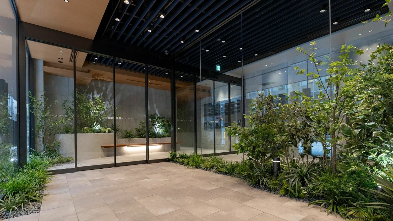 外観_エントランス。赤坂駅から徒歩5分に位置しています。※画像はイメージです。ⒸH1O